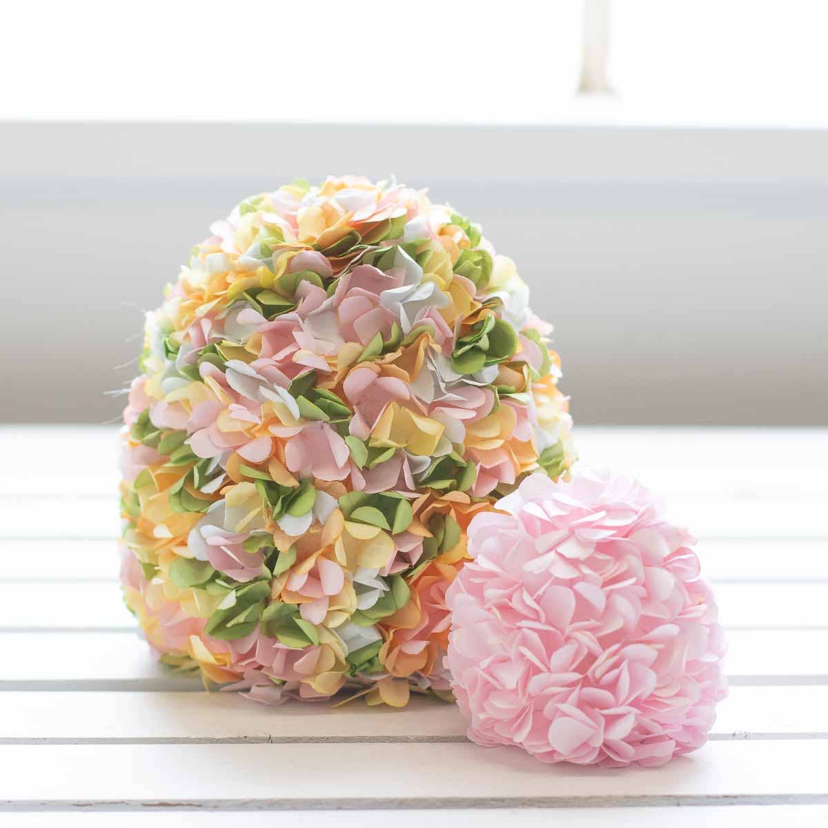 6.5" Hydrangea Egg - - Clearance