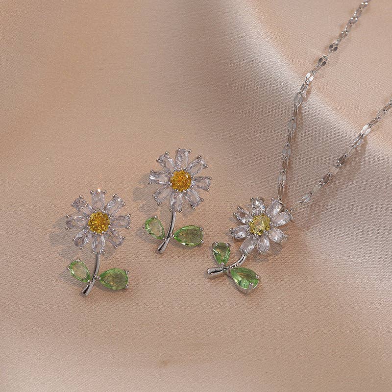 Daisy Flower Leaf Pendant