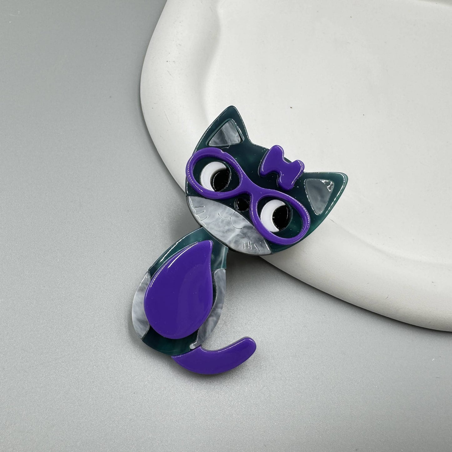 Kitty Acrylic Pin