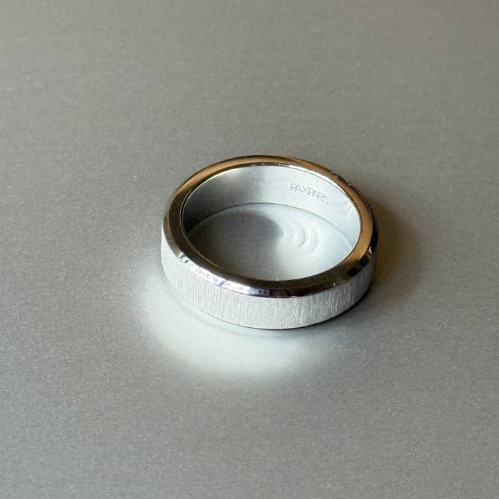 Slim Beveled Titanium 6mm Band