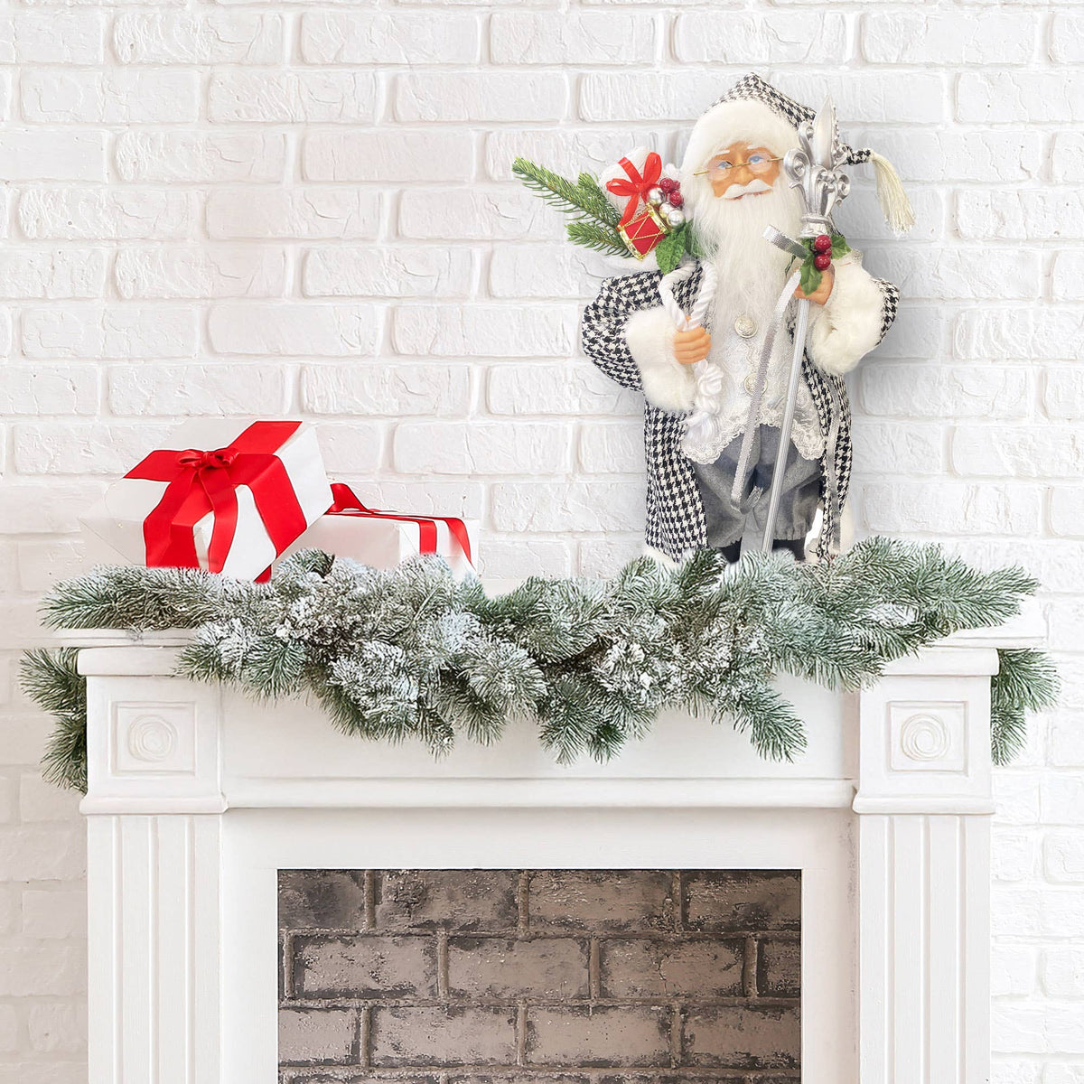 15" Houndstooth and Silver Santa