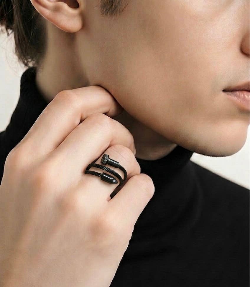 Black Pavé Pointe Cable  Adjustable Ring