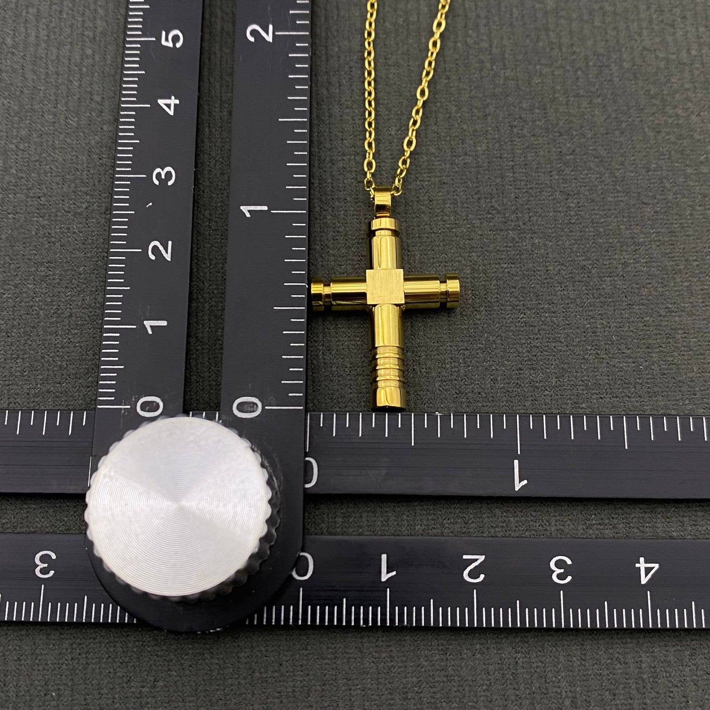 18K Gold Pltd. Cross Pedant