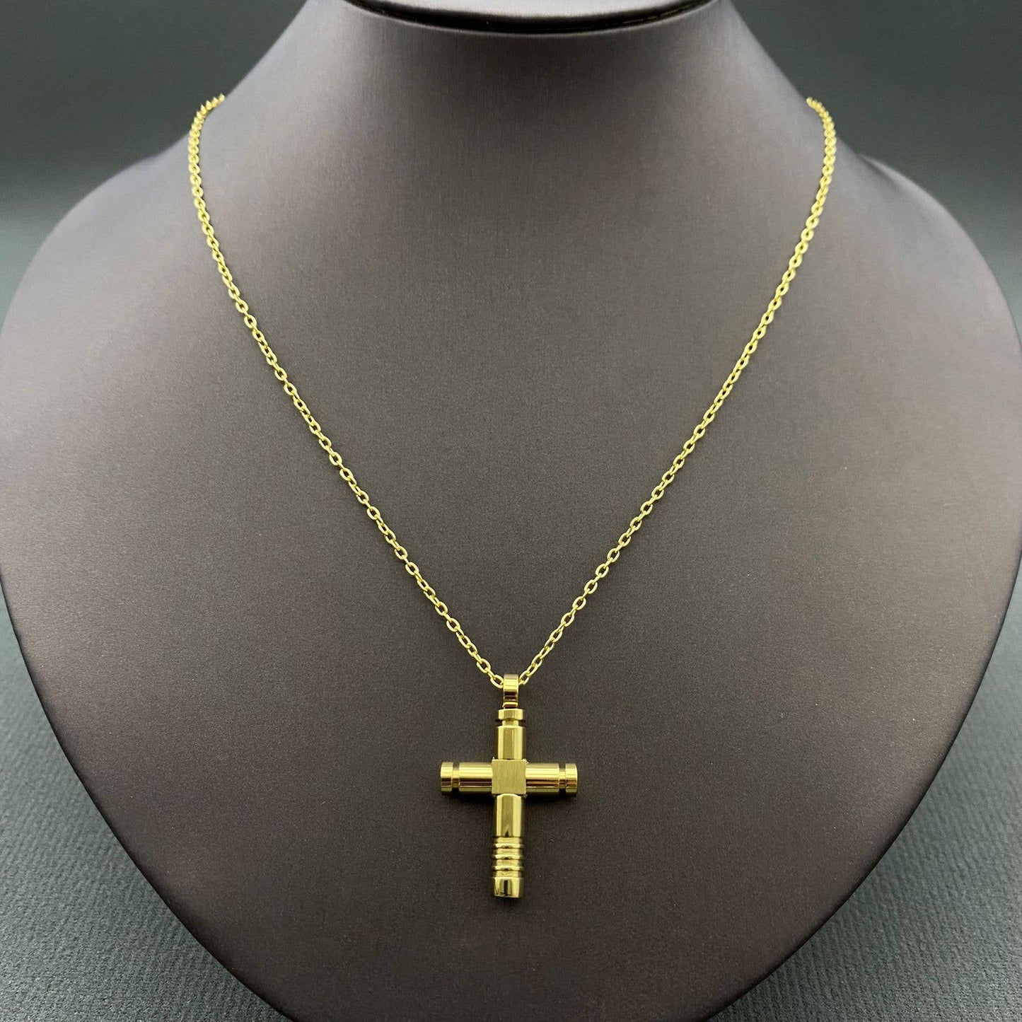 18K Gold Pltd. Cross Pedant
