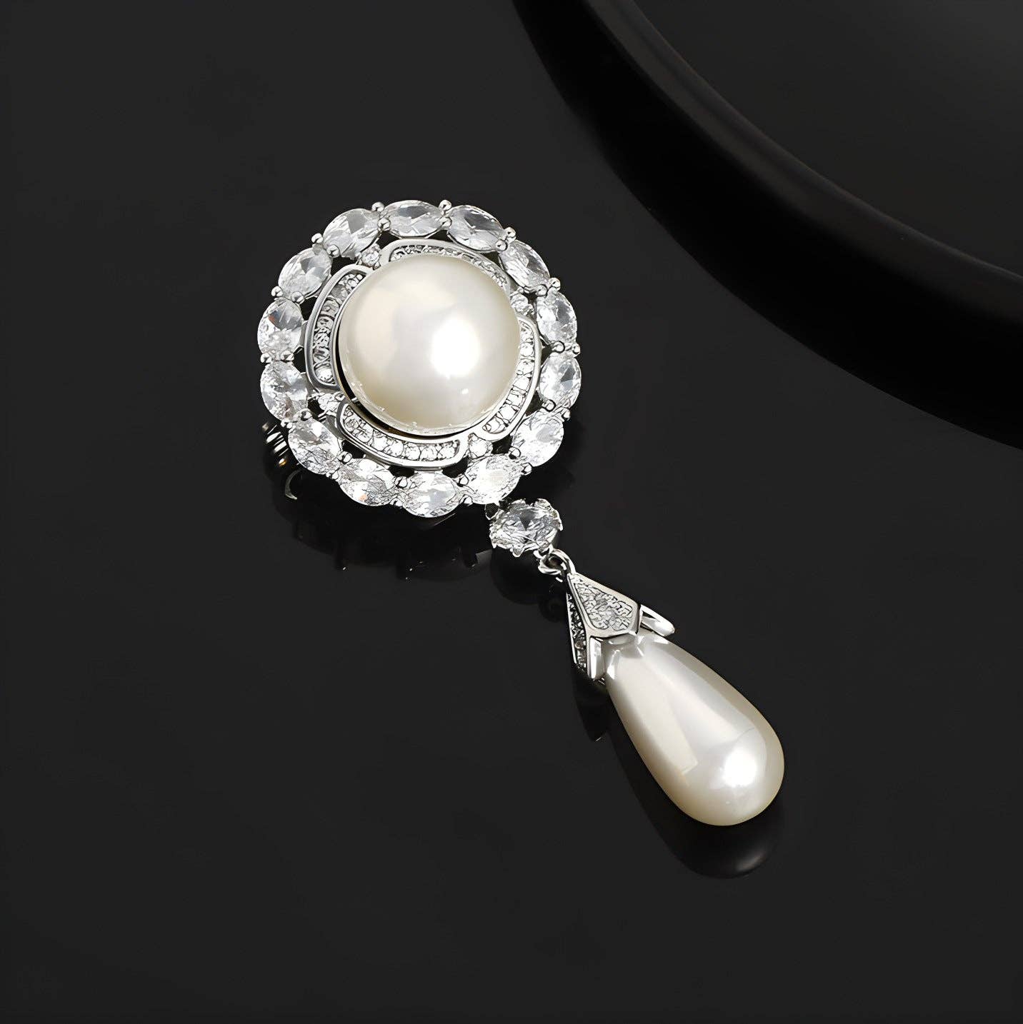 Duchess Crystal Alloy Rhinestone Brooch