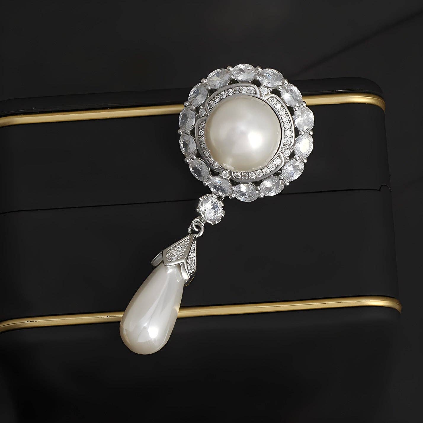 Duchess Crystal Alloy Rhinestone Brooch